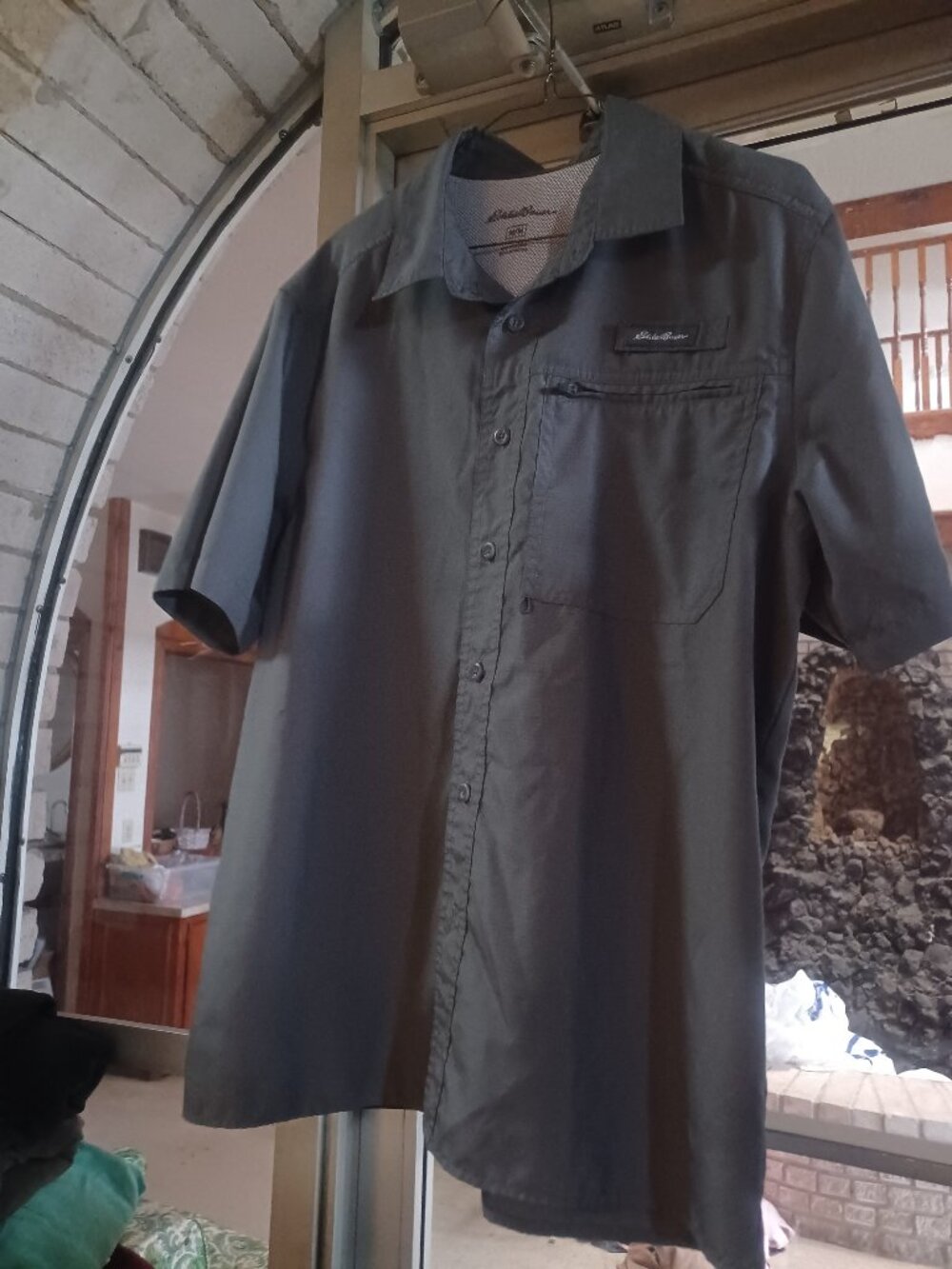 Eddie Bauer Men's Short Sleeve Button-Up Vented Outdoor Shirt M Gray